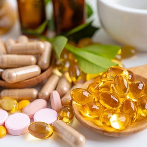Suplementos e vitaminas em alta: Como sua farmácia pode surfar essa onda de crescimento